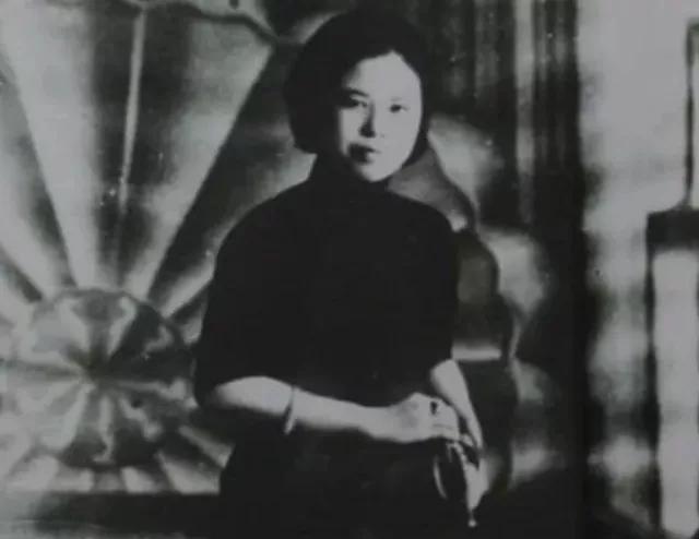 1947年2月8日，这是旧历年的除夕夜，正是中国人家家团圆的日子。
1947年农