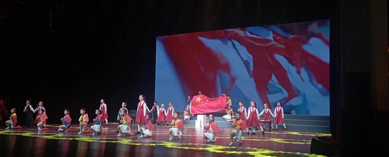 #我的宝藏兴趣#
小小少年，
为国争光!
我们是中国的少年[赞]