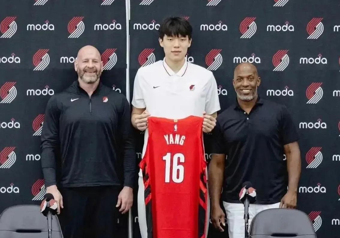 球衣号码和选秀顺位一致，以马克-威廉姆斯和杨瀚森为例
太阳新援、中锋马克-威廉姆