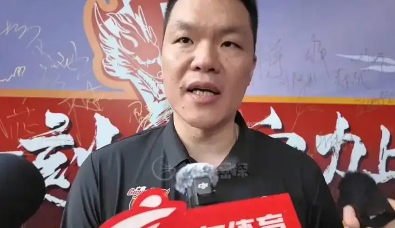 朱芳雨不要什么都是我们来提醒。

宏远看着王俊杰在国家队发挥这么好，这么稳定，其