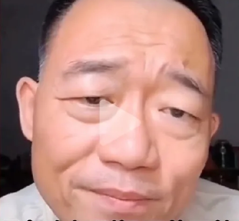 德云社郑好唱衰曹云金的一个问题：“你会说相声怎么把院子干黄了？”
这个视频切片被