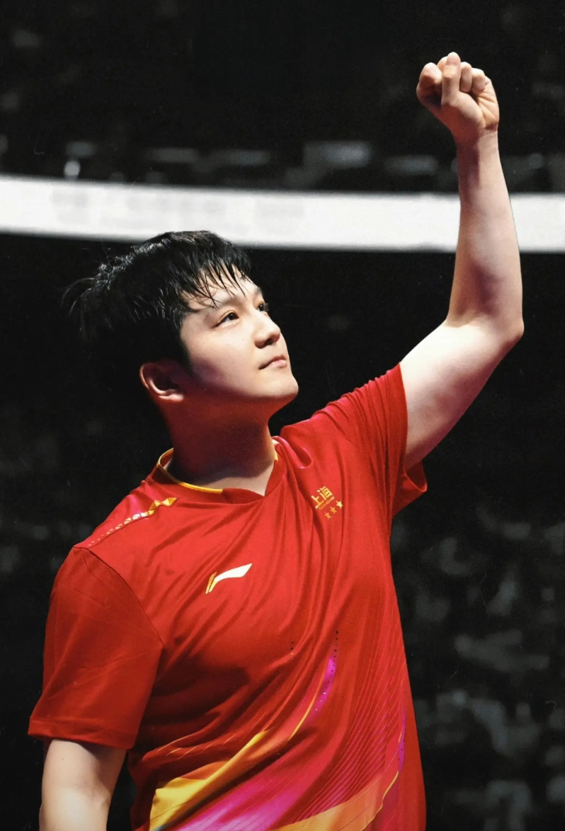 如果樊振东要参加2028年洛杉矶奥运，预测他2026年将回归国际赛场：

最早是