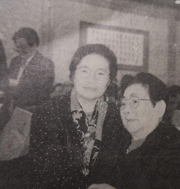 1996年12月10日，聂荣臻元帅等女儿聂力与朱德元帅的女儿朱敏在朱德老总诞辰1