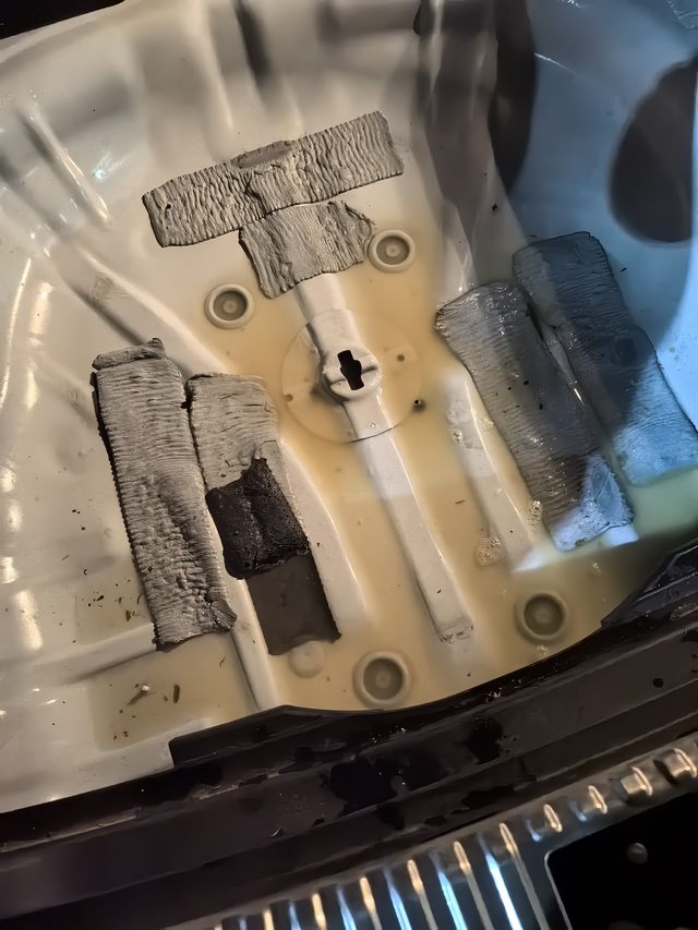 2023款大众途岳
2023年5月22日。买的大众途岳满月版，行驶一年，后备箱漏