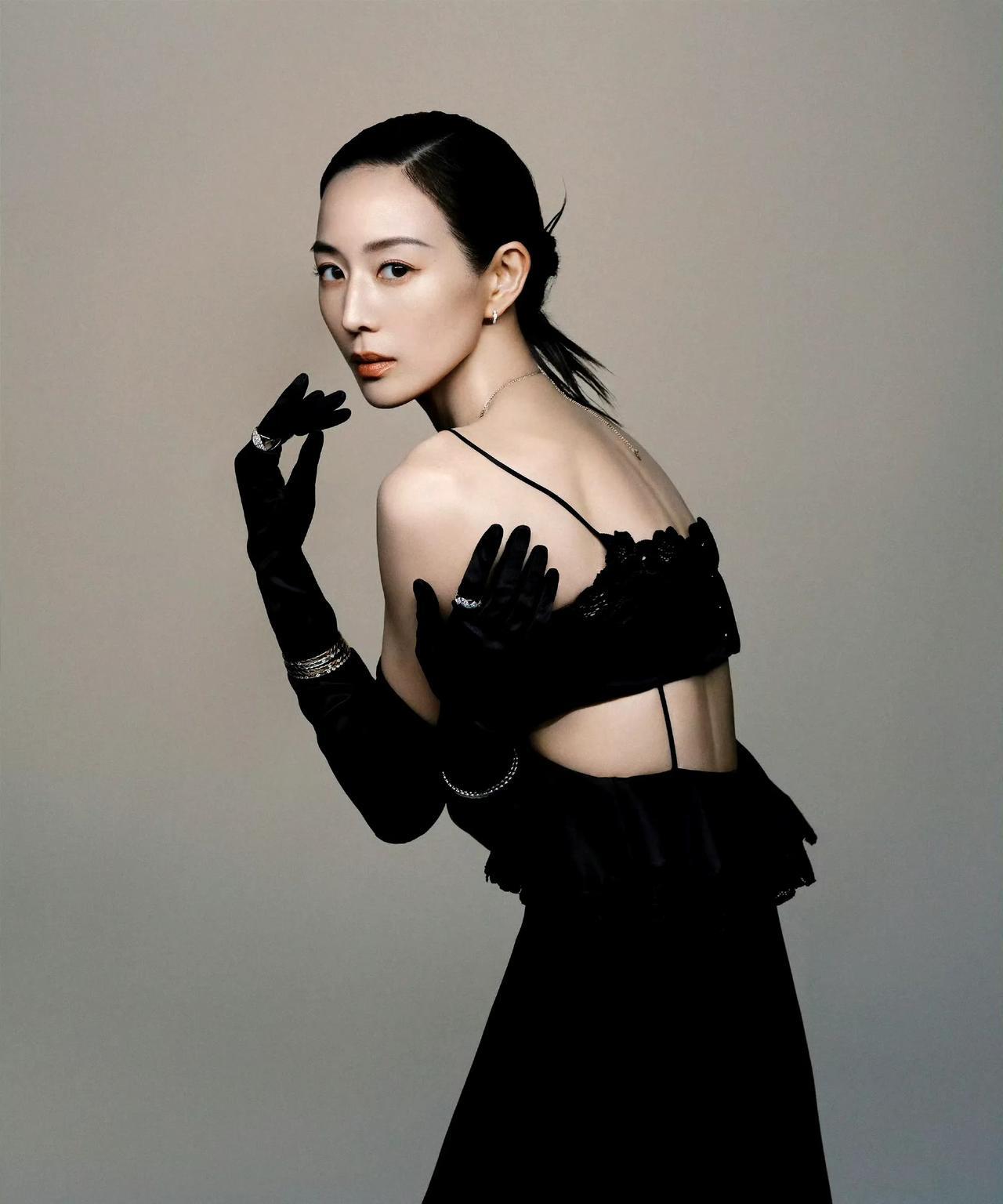 张钧甯  Harper's Bazaar China August 入境西湖芭莎