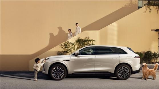 新能源SUV巅峰对决！2025款星纪元ET与理想L6谁更强？