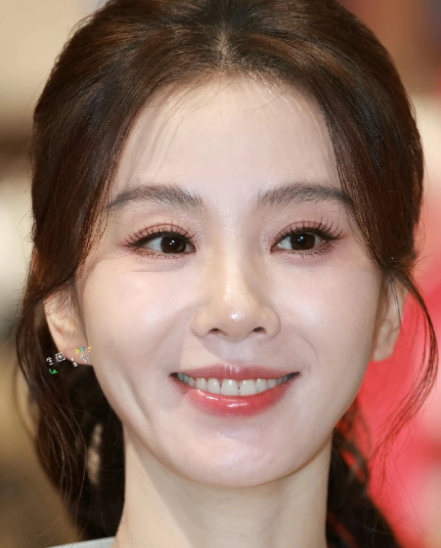 刘诗诗深圳活动生图，妈呀 感觉她回春了，怎么越来越好看呀！