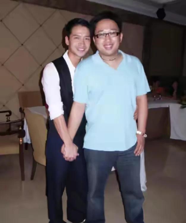 笑疯了！万万没想到吃许凯的恋情瓜，竟然把于正的白月光是何晟铭给炸出来了。
可惜何