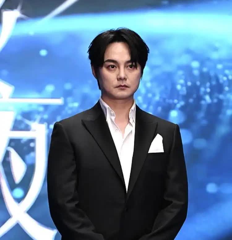 演员尹正道歉了？房子没了 车子没了 妻子没了 哭了一场就像人生回归原点 人生不过