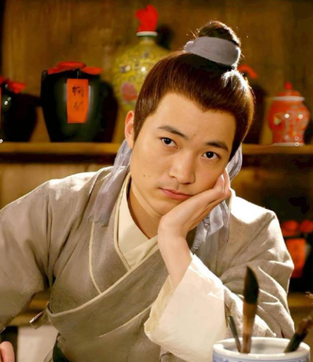 喻恩泰离婚前转移茅台，子女抚养权放弃，新恋情疑云重重

2025年11月，网上有