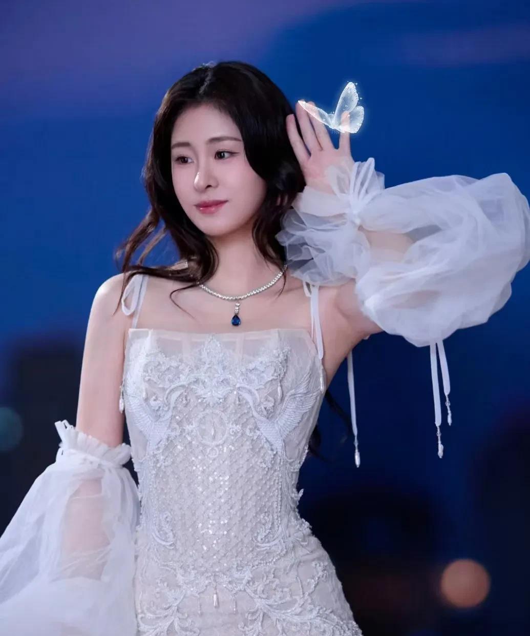 张碧晨：为追梦而生的女儿。  
 张碧晨在出道之前，为了能够追求自己唱歌的梦想，