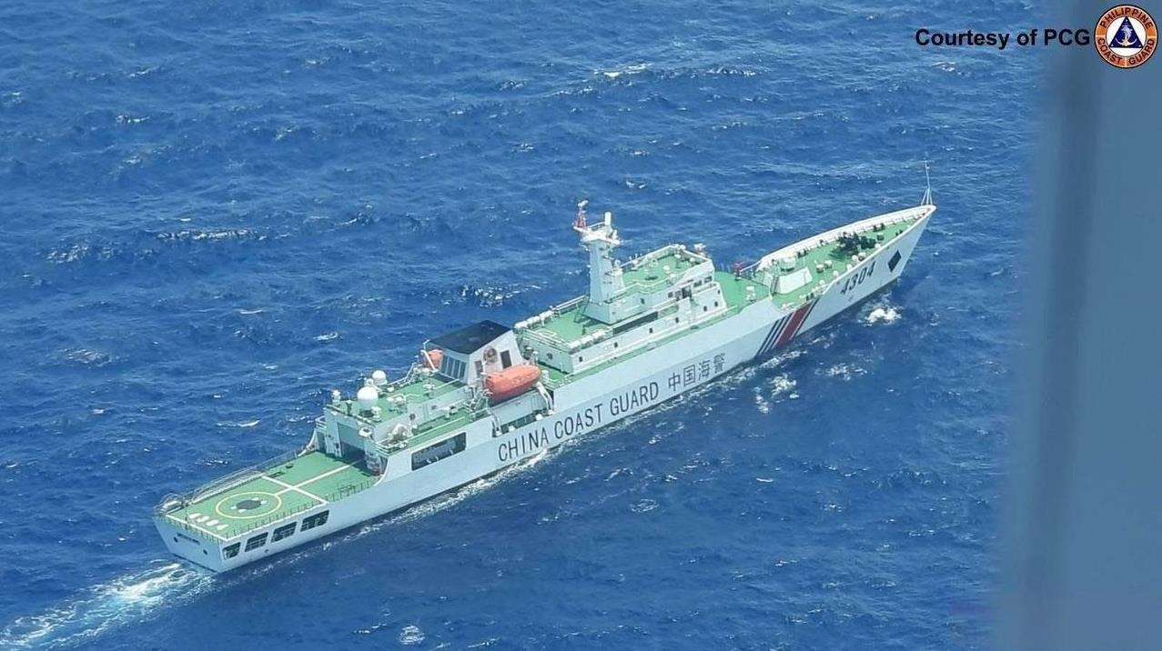 菲律宾海防队侦获中国海警船3304, 3301, 和 4304，位于巴士海峡-巴