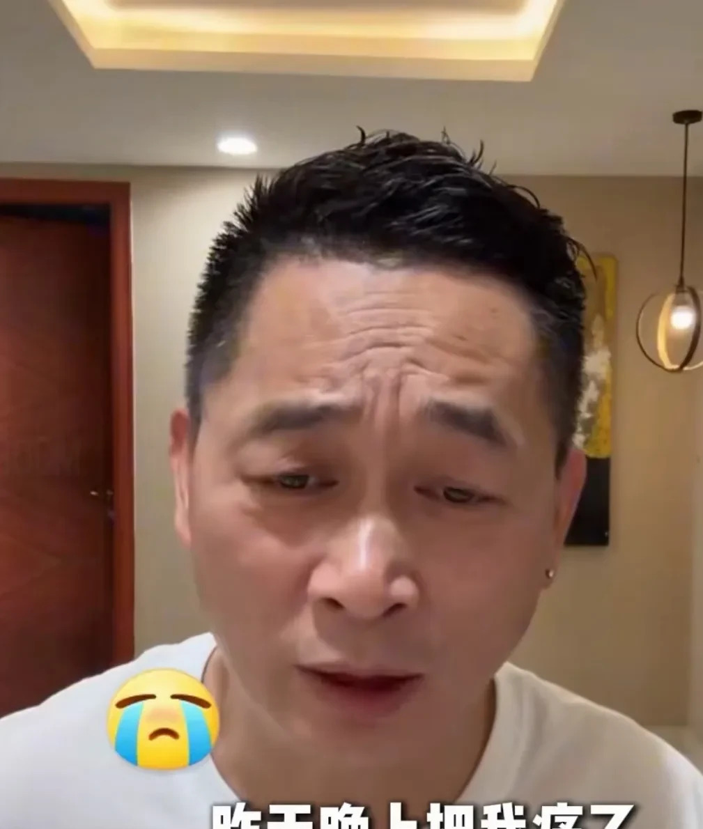 巴铁吃顿火锅，心疼一晚上











啥？在巴铁吃顿火锅，竟然要花这么