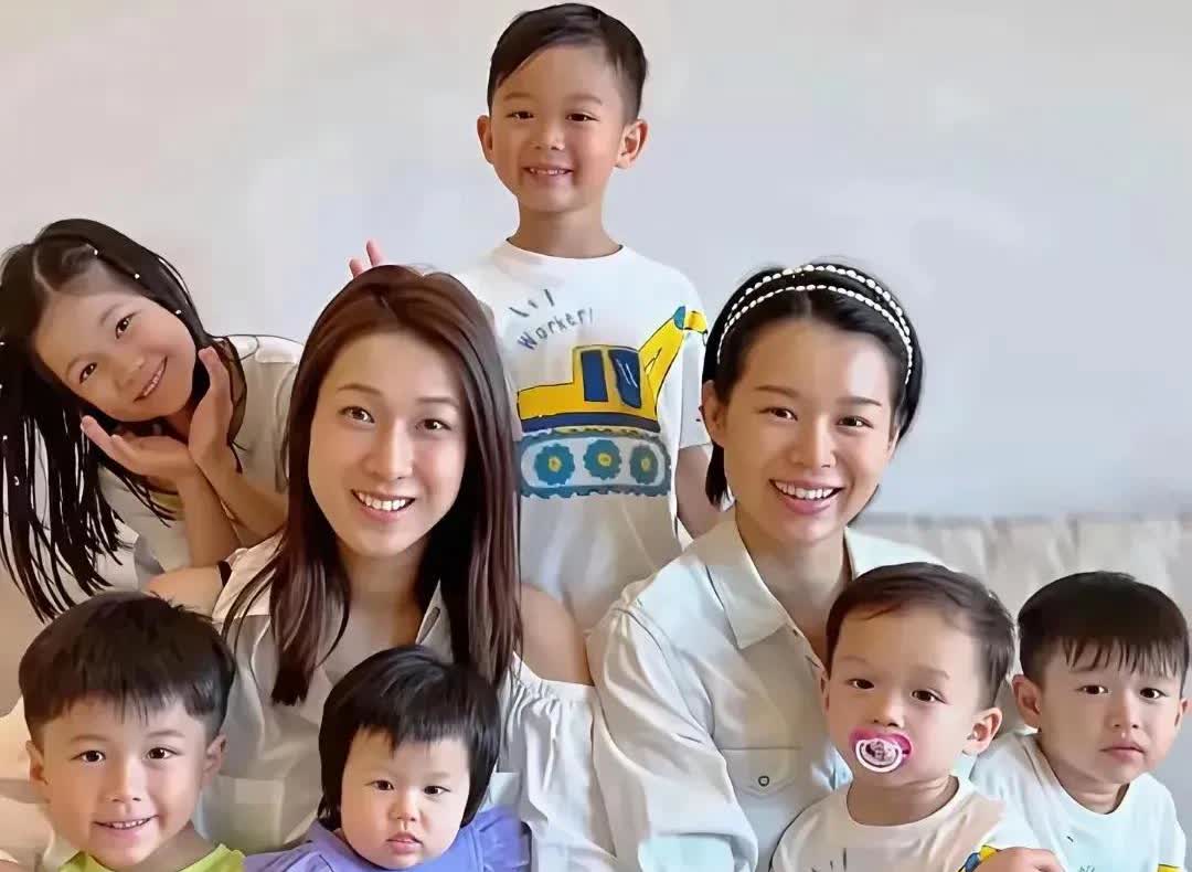 最难以理解的两个已婚女艺人：钟嘉欣、胡杏儿。

钟嘉欣这婚结的，我是真没看懂