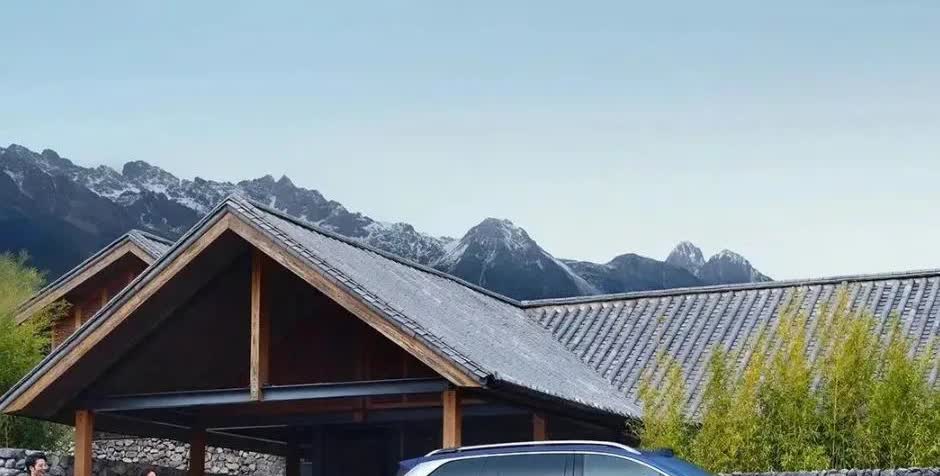 来看看开启预售的昊铂HL，它的远程控制除了提前启动车辆和打开空调外，还能实现以下