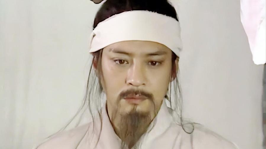 当年他才20岁是三国剧组第一美男子，差点演诸葛亮最后演了郭嘉