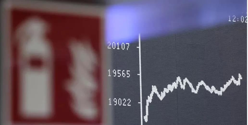 马斯克与纳瓦罗的关税之争
法媒报道，白宫对马斯克与纳瓦罗的关税之争不理会。两人就