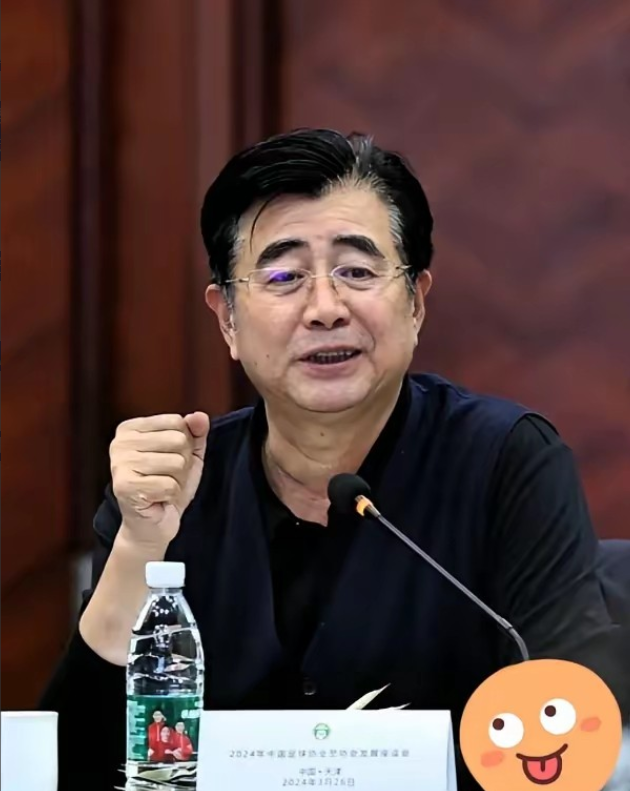 足协的天塌了
​为什么足协领导会非常非常愤怒？有两个原因：
​一是大家不待见足协