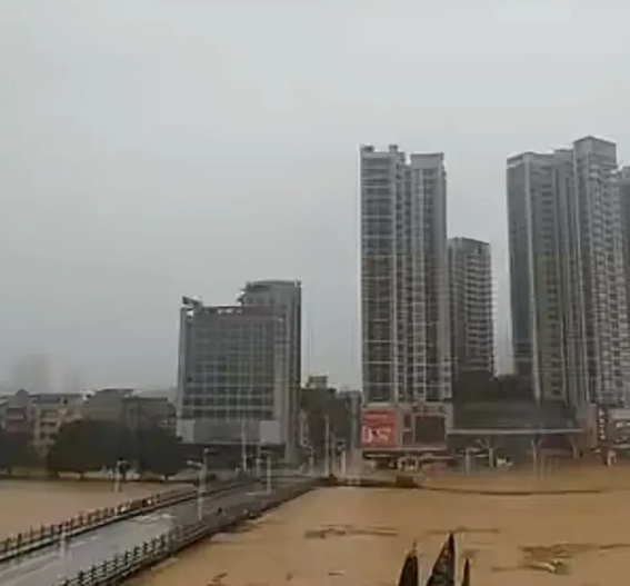 广东怀集，八百年前广西，八百年后广东，怀集这地方，一时广西，一时广东。现在怀集在
