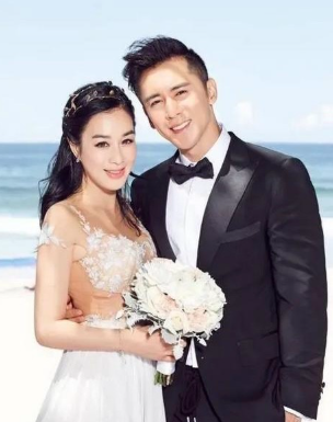 网友在直播间问张伦硕：软饭吃得香吗？张回答：我老婆优秀，很多人都喜欢，我也喜欢。