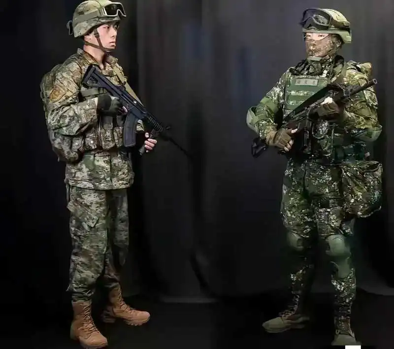 单兵作战服对比，哪边显得更高档？