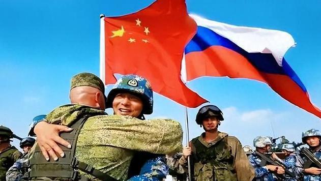 说实话，俄罗斯的“死穴”就是中国。2022年俄乌战争爆发时，整个西方同仇敌忾，俄
