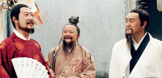 朱元璋问刘伯温大明江山能延续多少年。刘伯温回答大明江山，万子万孙吧。
元朝末年，