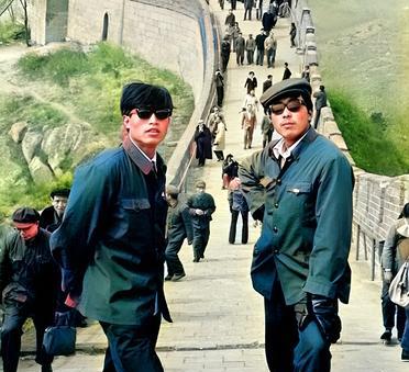 一九七九年，每个年轻人都坚信不到长城非好汉。为了这句话，全国年轻人的梦想就是能登
