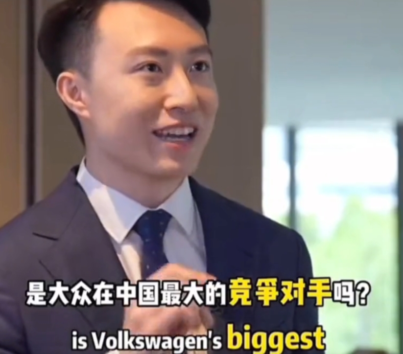 最近大众CEO奥博穆聊到中国车市，对比亚迪的评价特别有意思。
他不仅认为比亚迪在