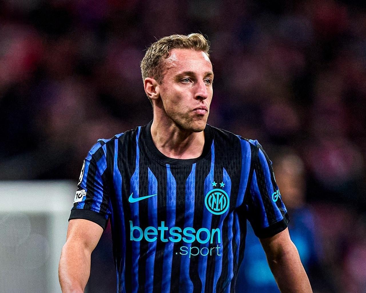 国际米兰愿意出售弗拉泰西！根据天空体育记者巴尔扎吉的消息，蓝黑军团主席马洛塔表示