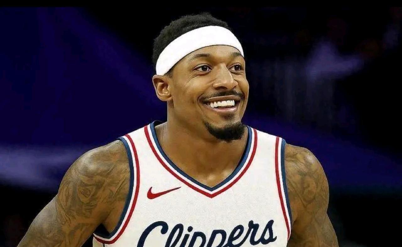 快船的唯一解法
想办法把祖巴茨换来手里的今年选秀权，莱昂纳德换保罗乔治加换哈登时