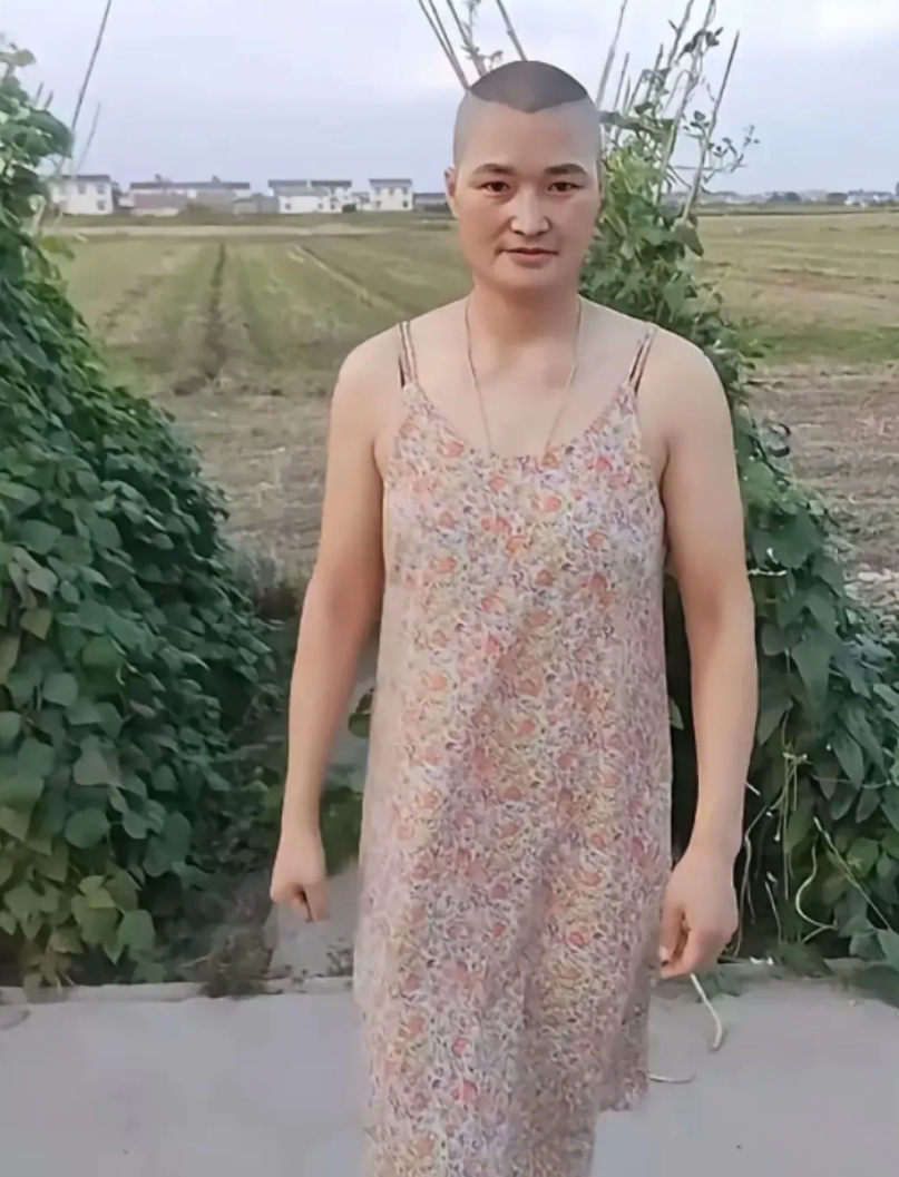 如果她是你老婆，让你几点回家你就得几点回家，否则可能要挨打！