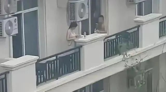 这样的阳台不错，可以一起喝个小酒