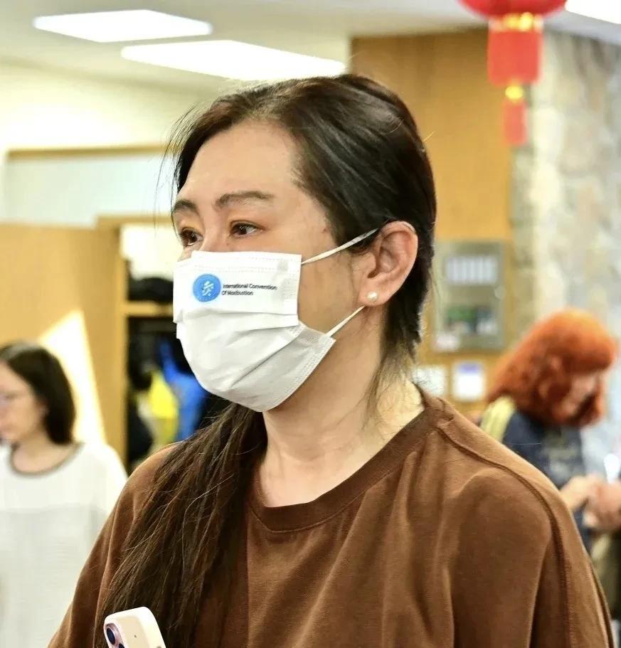王祖贤的变化实在是太大了，感觉她比赵雅芝应该小很多吧，但是她的状态：居然不如赵雅