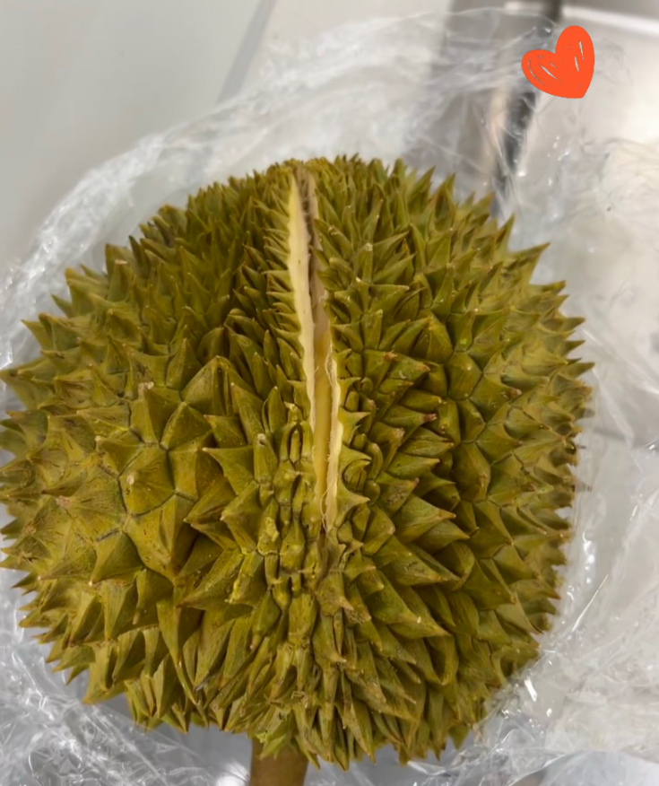 血亏！被邻居水果商狠狠上了一课！老妈小区邻居批发榴莲，喊着18.9元/个保5房。