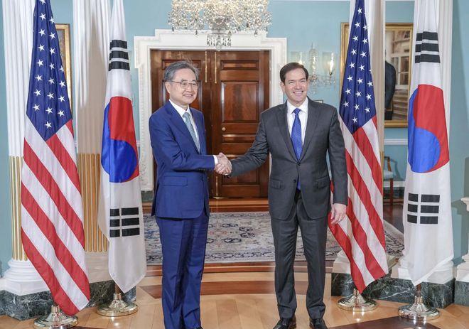[下雨]韩国外长从美国回来就改口，当着全球向中方喊出一句话，白宫破防了
韩国外长