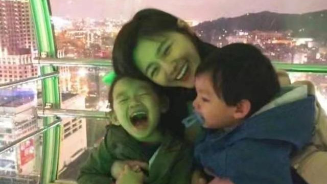 明星保姆差距真大！张纪中9个月女儿被烫伤，大S俩娃把阿姨当亲妈