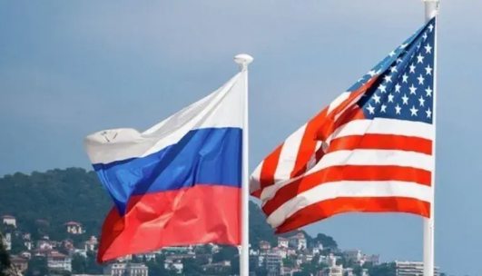 美国不搅和了，英国继续搅和，在这样一个背景下，其实俄罗斯自己的态度就变得尤为关键