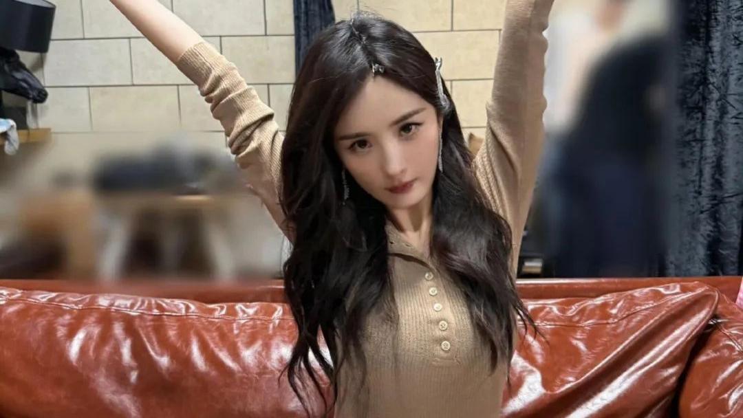 杨幂私照出圈启示录：当女明星撕碎