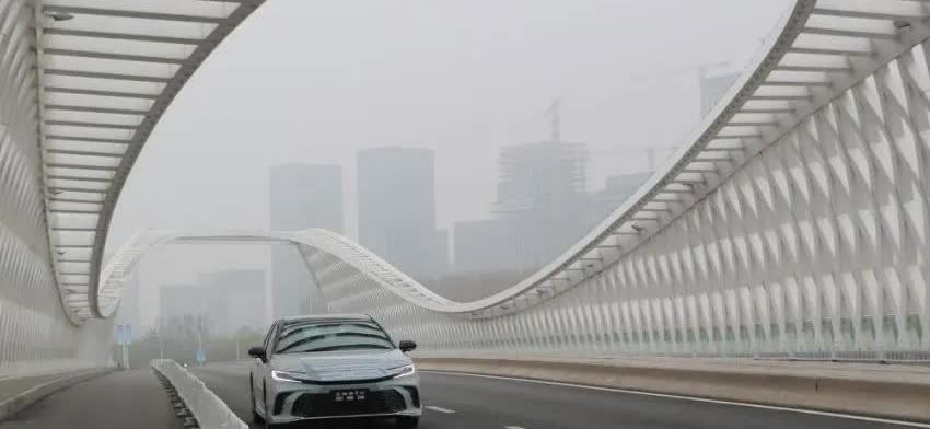 丰田最成功的三款车。

第三款：汉兰达。从2000年—2024年，经历四次换
