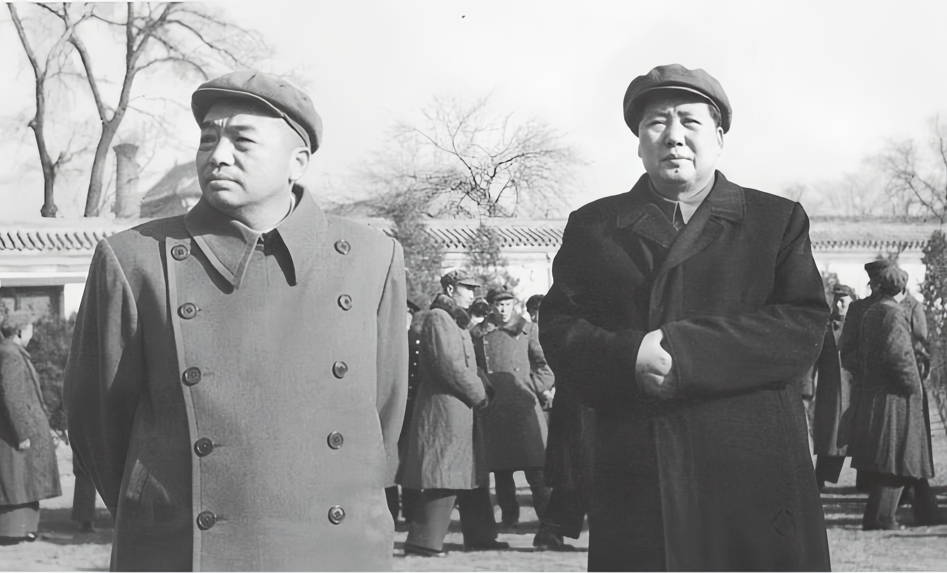 1959年4月在上海召开的中央政治局扩大会议上，毛主席对彭德怀产生了深深的误解。