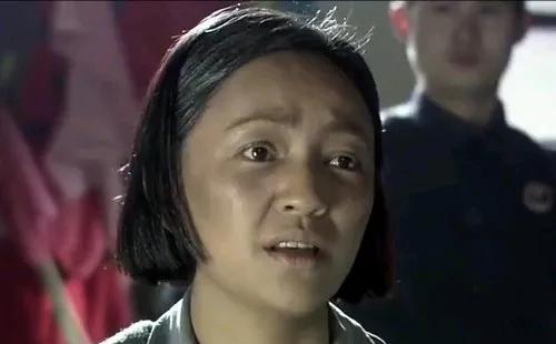 寒冰心中的徐东秀是什么样子？
谍战剧《风筝》中的女一号寒冰运动中遭受磨难，被送到