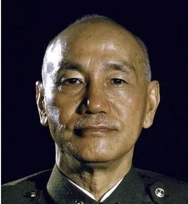 中国第一号战犯
蒋介石宁愿丢掉东北三省，也不敢杀一个日本人。
蒋介石宁可错杀一千