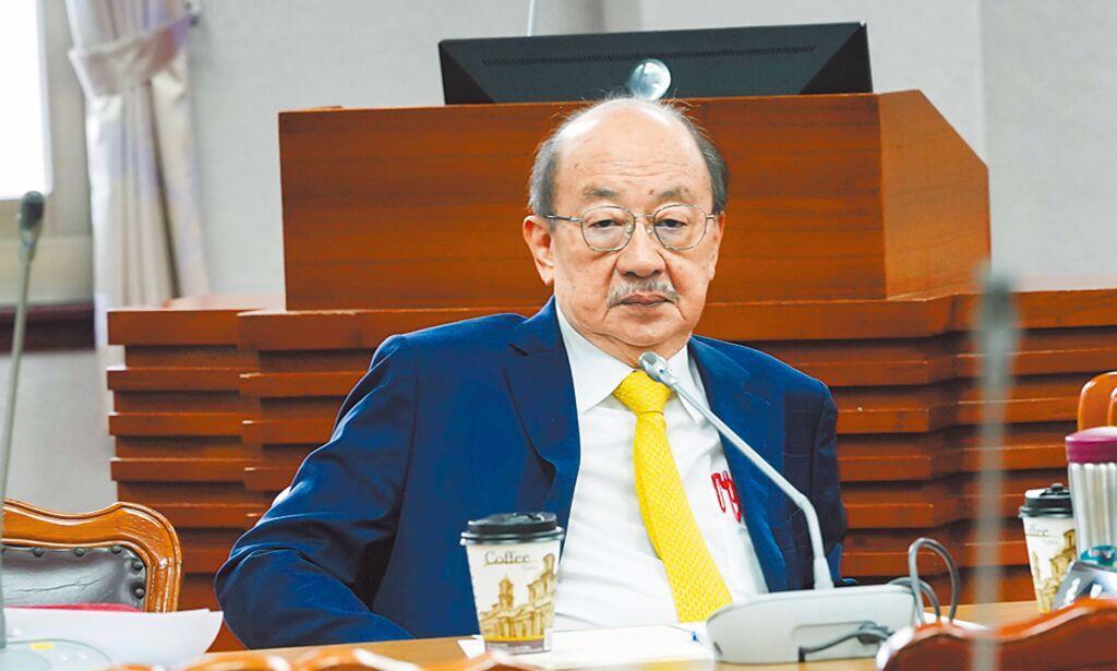 叹“小康熙何德何能去斗鳌拜”，沈富雄再爆老柯私下为人
两波大罢免皆惨败收场，民进