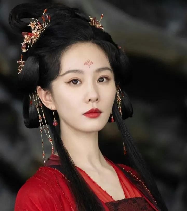 哇哇哇，这一集好带感！
谁说刘诗诗变了，这么多年，感觉龙葵是变强大了回来啦！
这