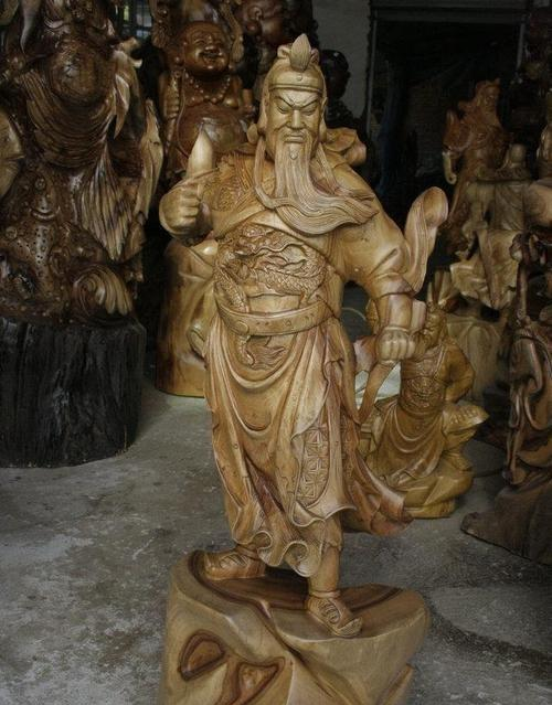 耍无赖？”广东，男子定制了一座关公像，与某根雕大师约定，关公像雕好后支付500万