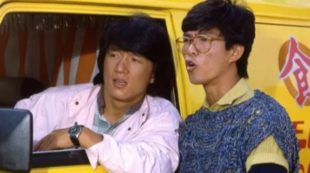 1984年，成龙在拍《快餐车》时，突然玩心大起想要和“喷气机”宾尼过两招，宾尼起