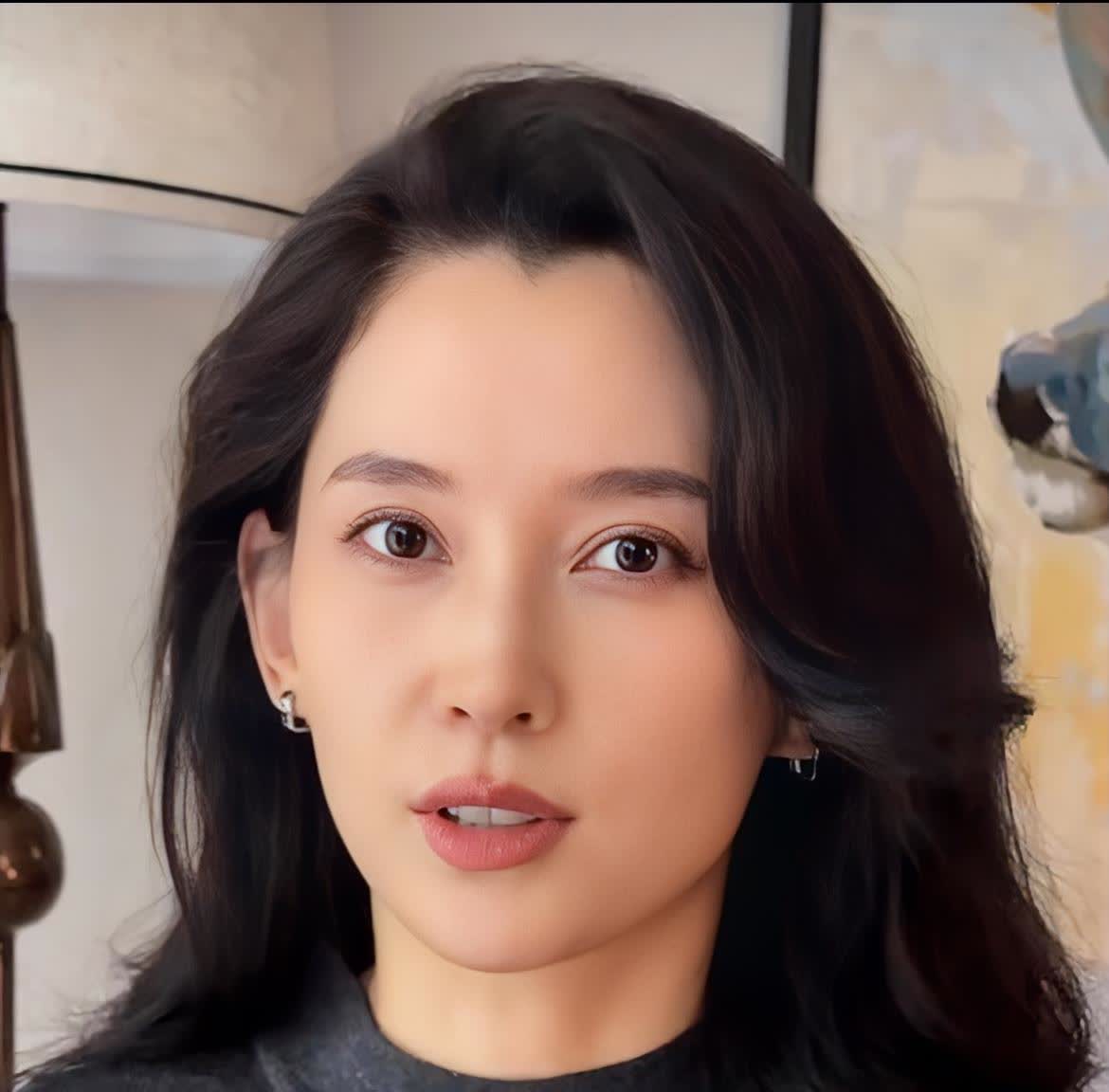 森林北今晚要偷着乐了！
原因很简单，
她可能做梦也没想到这回终于没有人跟她抢