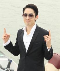 惊爆！47 岁吴建豪洛杉矶现身，这酷帅造型简直绝了！
嘿，各位小伙伴们！今天必须