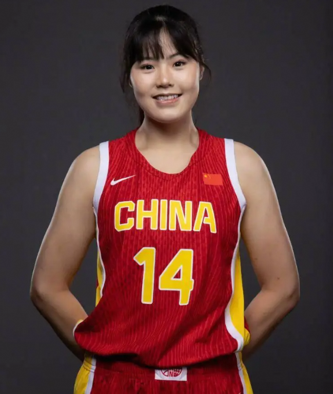 飞翼赢球终结7连败 李月汝首秀2分2助佩奇20分